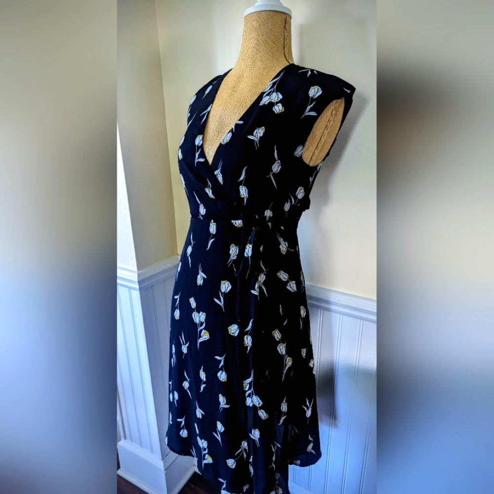 Banana Republic Petite Floral Wrap Dress Size 00
